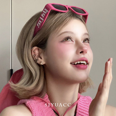 新款多巴胺芭比粉字母防晒墨镜