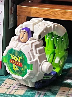 闺蜜巴斯光年投影手表小物件