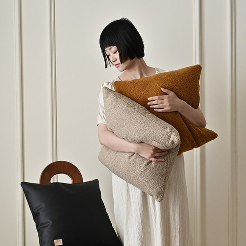 UCK简约纯色方形沙发抱枕