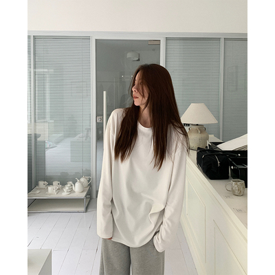 圆领长袖T恤女宽松打底衫上衣