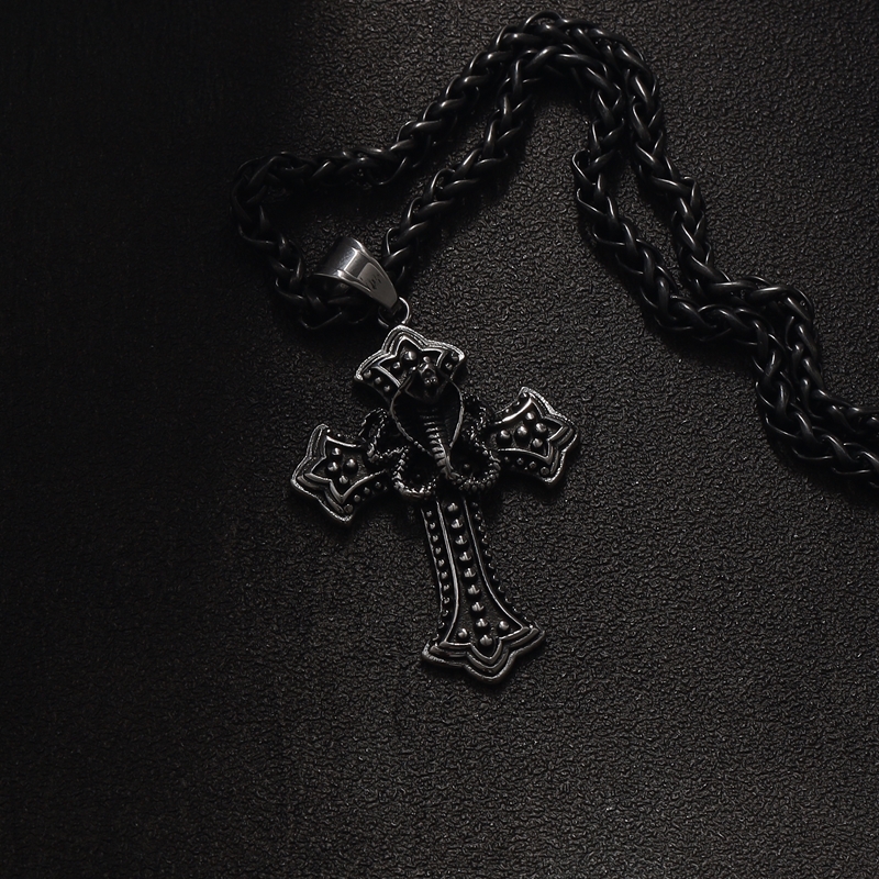 立体十字架眼镜蛇霸气男士项链个性钛钢吊坠朋克挂坠嘻哈高街潮人