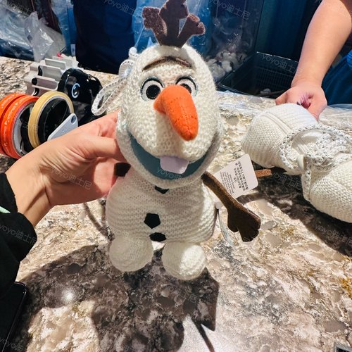 香港迪士尼乐园 冰雪奇缘雪宝 可爱卡通针织毛绒公仔斜挎包