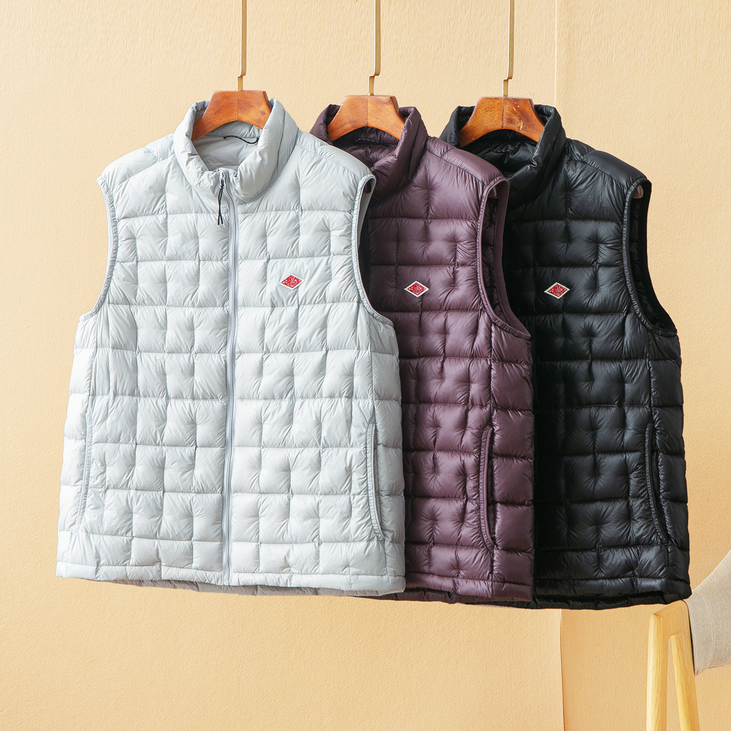 蛮文 日本户外单 精工良品 利落保暖95白鸭绒立领背心马甲女56263