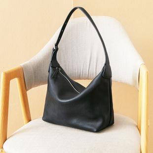 精致复古 时髦 荔枝纹真皮单肩斜挎腋下饺子包女包5I059 法式 蛮文