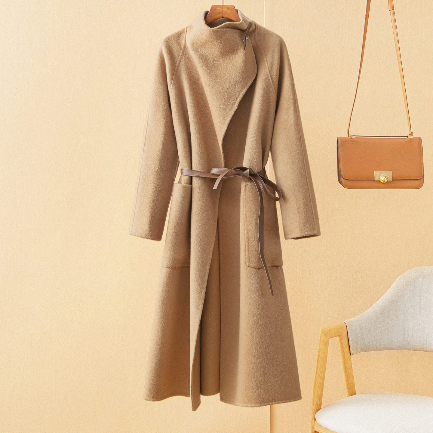 蛮文 商场8K+ 雅致高阶可翻立领皮扣金驼色腰带长款大衣外套56303