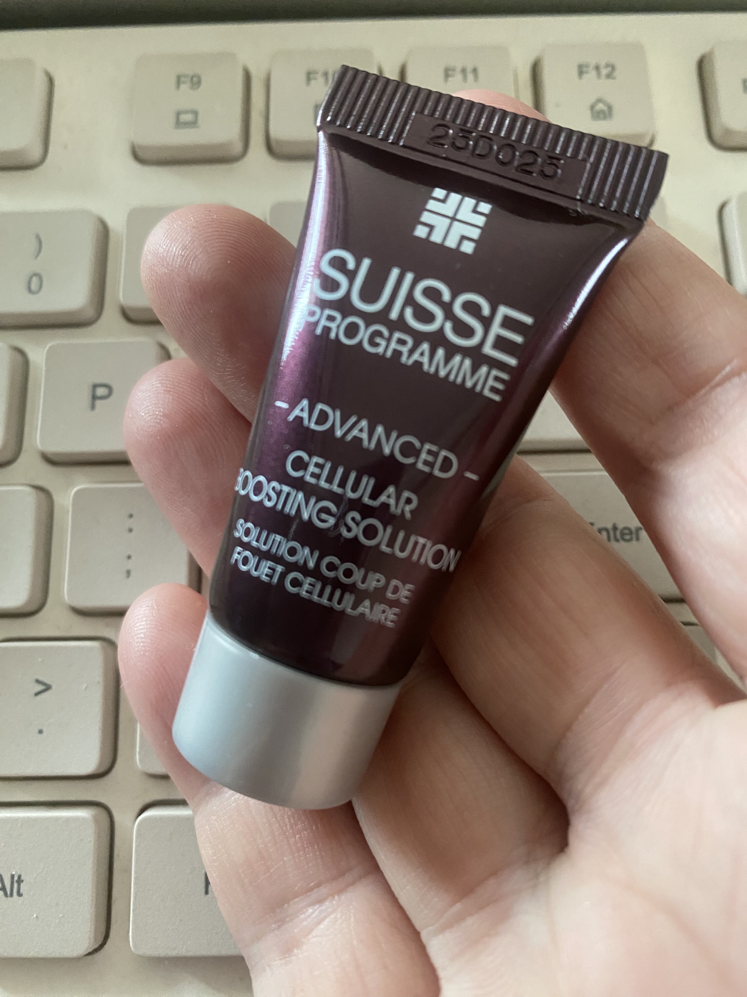 澳门sasa瑞士葆丽美活氧细胞升华露5ML 保湿补水精华28年到期