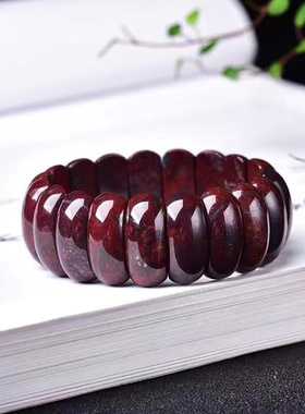 天然鸡血石手排手链 花绿色玉石手排 颜色鲜艳夺目