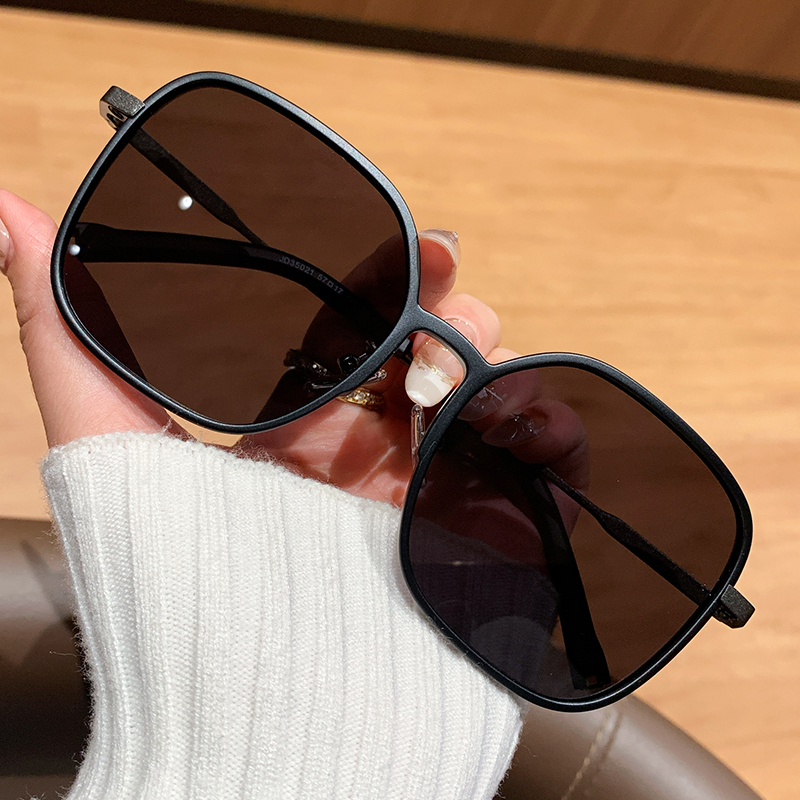 新款方框墨镜女防紫外线偏光太阳眼镜夏季防晒大脸显瘦高级感复古