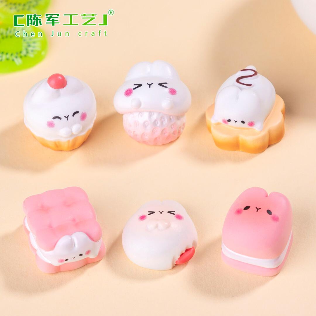 新款创意粉色兔兔饼干甜品仿真食图片
