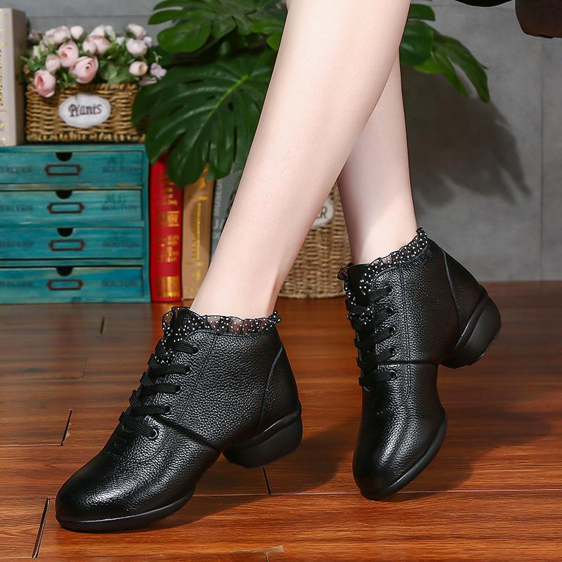 头层牛皮秋冬新款舞蹈鞋广场舞鞋中跟软底水兵舞鞋防滑走秀