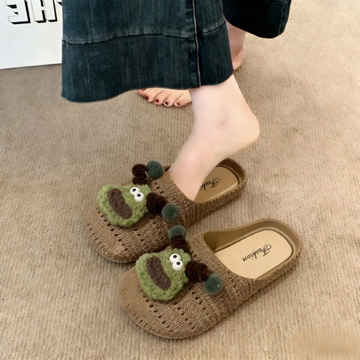 卡通可爱仿编织包头拖鞋女外穿舒适超软毛球装饰公主风防滑休闲款