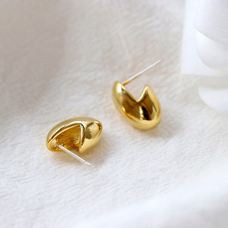 设计感轻奢光面小金豆耳钉耳环日常通勤气质冷淡风简约耳饰