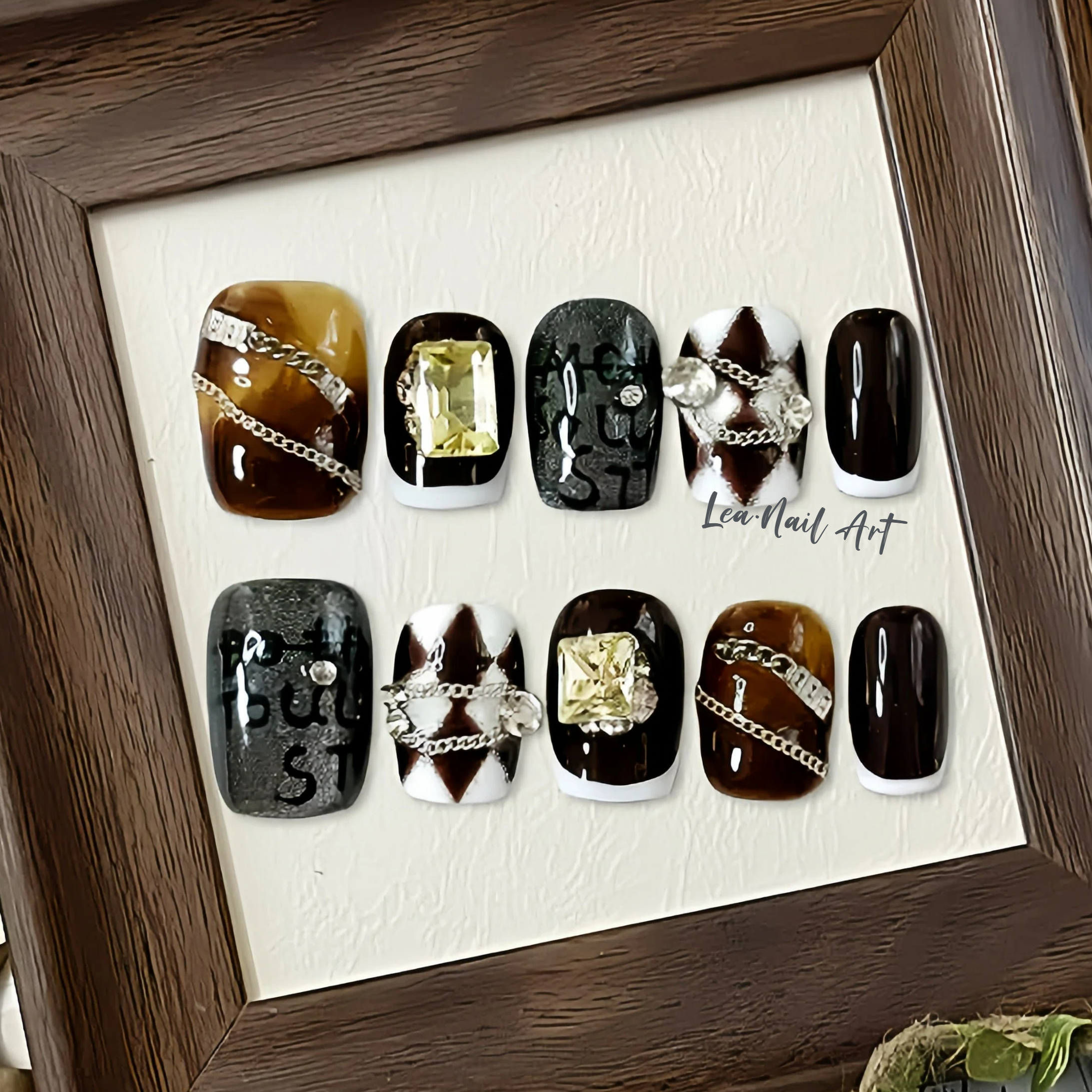 潮酷解码｜新款高级感复古棕琥珀链条涂鸦显白高品质纯手工穿戴甲