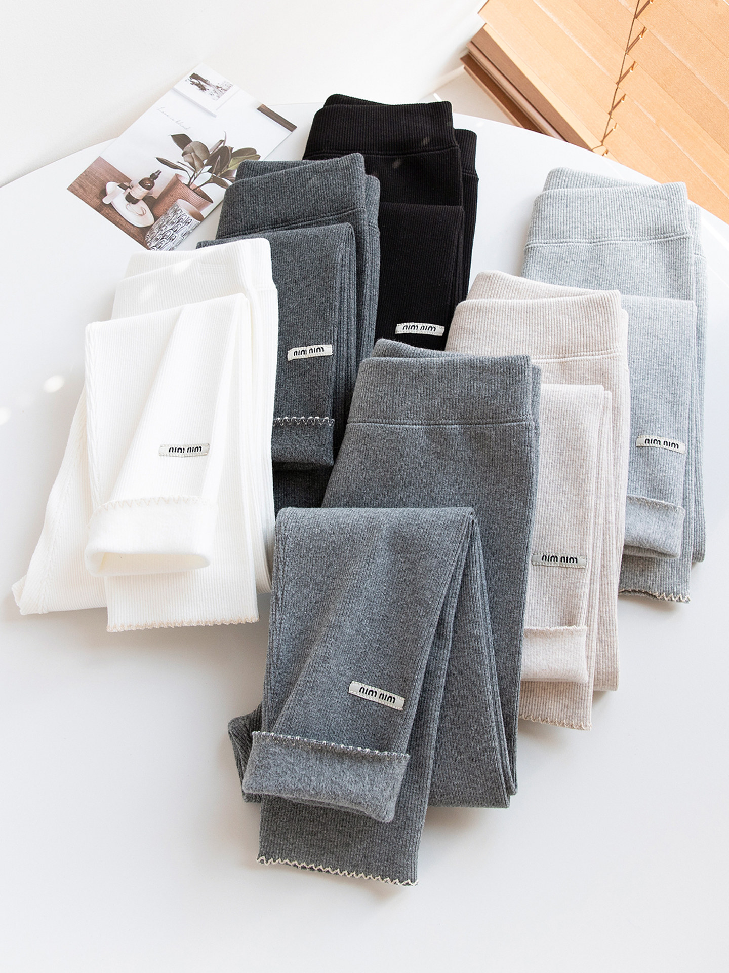 无骨一体绒女童打底裤秋冬款外穿薄绒磨毛纯棉女宝宝儿童加绒裤子