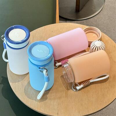 Jane Yoons wedding cup is custom-made for girls with ropes