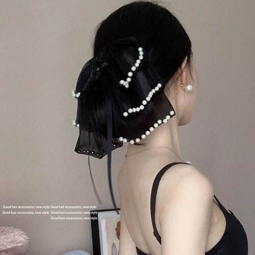 Multiple layers of pearl scratches and womens net hair scra