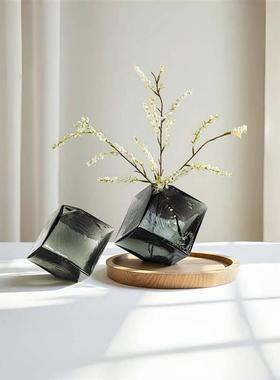 The dimple-shaped water-painted glass bottle home, soft-load