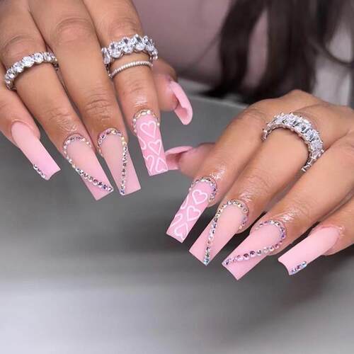The pink heart water drills through the nails and the nails