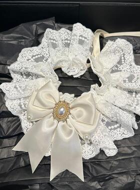 The white dress pets squirts and cats are married to butterf