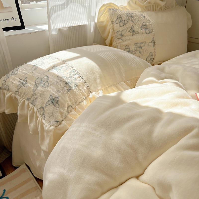 The Princess has four sets of acetylene velvet on the side o