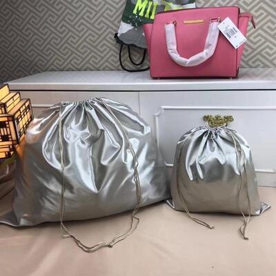The silk-painted, medium-sized house clothes packed up the b