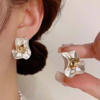 S925 silver pins are designed to be lightly metallic petal n