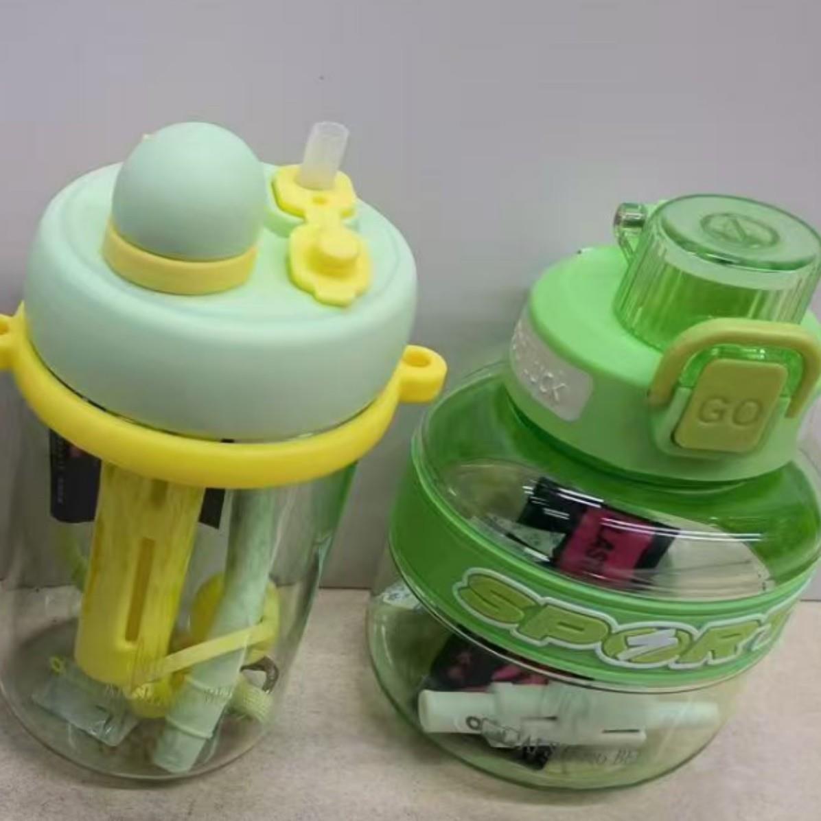 A simple and portable plastic cup with a tea infuser, design