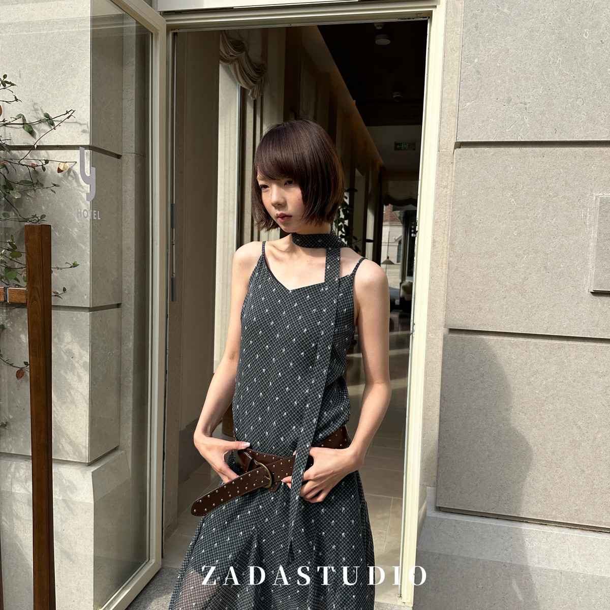 ZADA-26年早春吊带格纹洋气减龄小女人连衣裙(配领带)ZLL6997