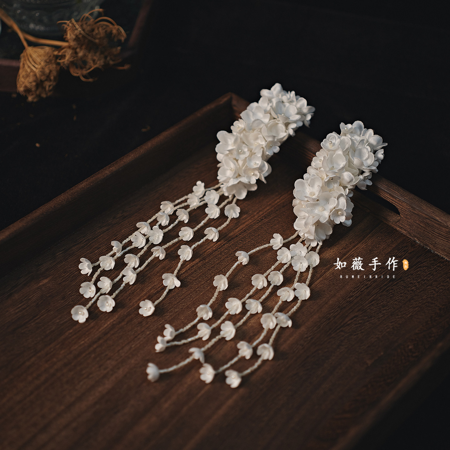 新中式白色铃兰花流苏发夹新娘头饰复古刘海侧边夹高级感礼服发饰