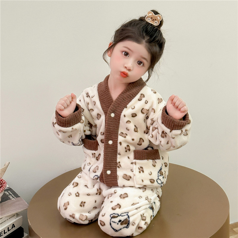 儿童睡衣女童秋冬款珊瑚绒宝宝卡通可爱豹纹家居服套装2025新款