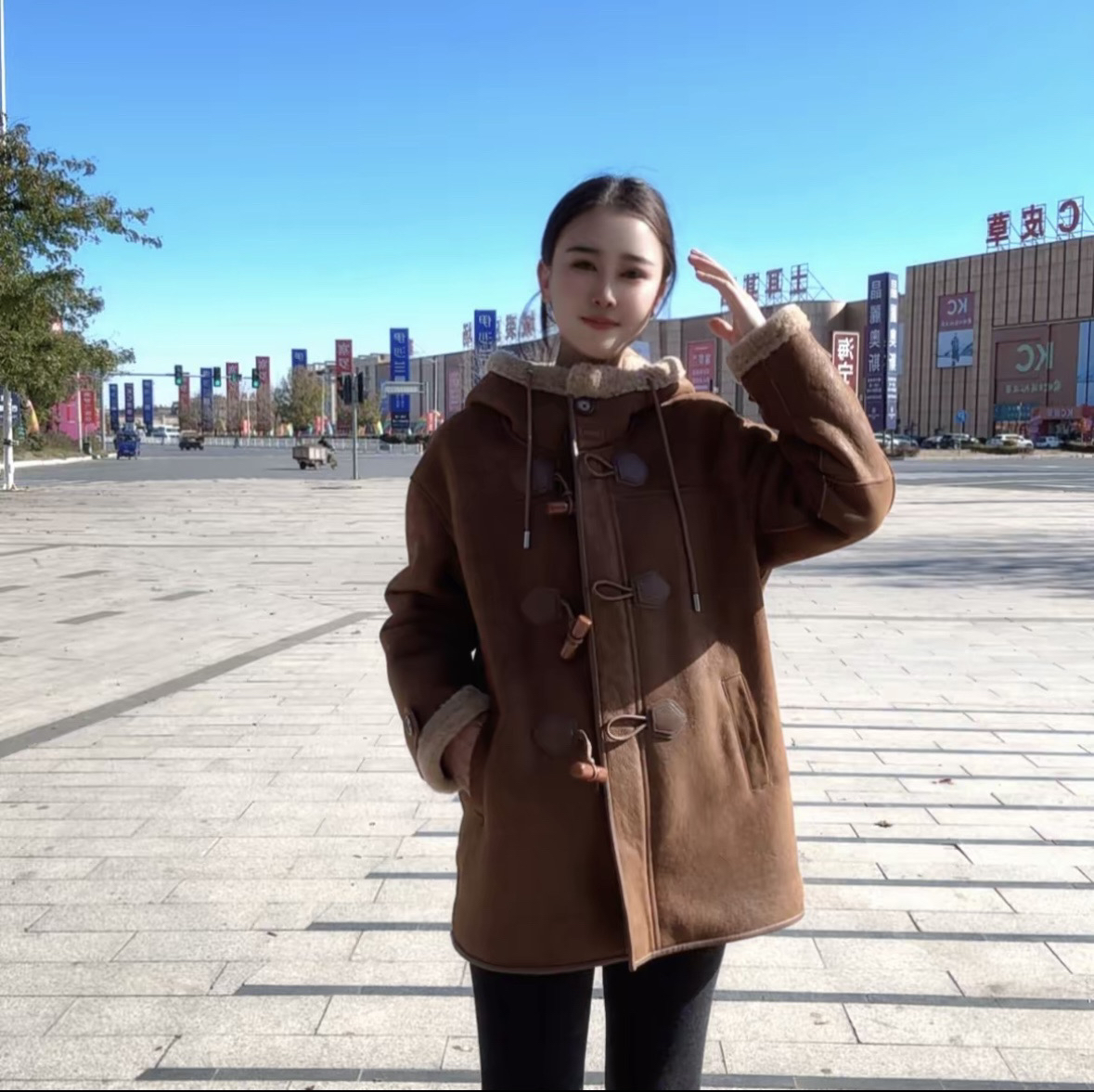 海宁2024新款爆款皮毛一体外套女士羊羔绒真皮草高端小个子冬进口