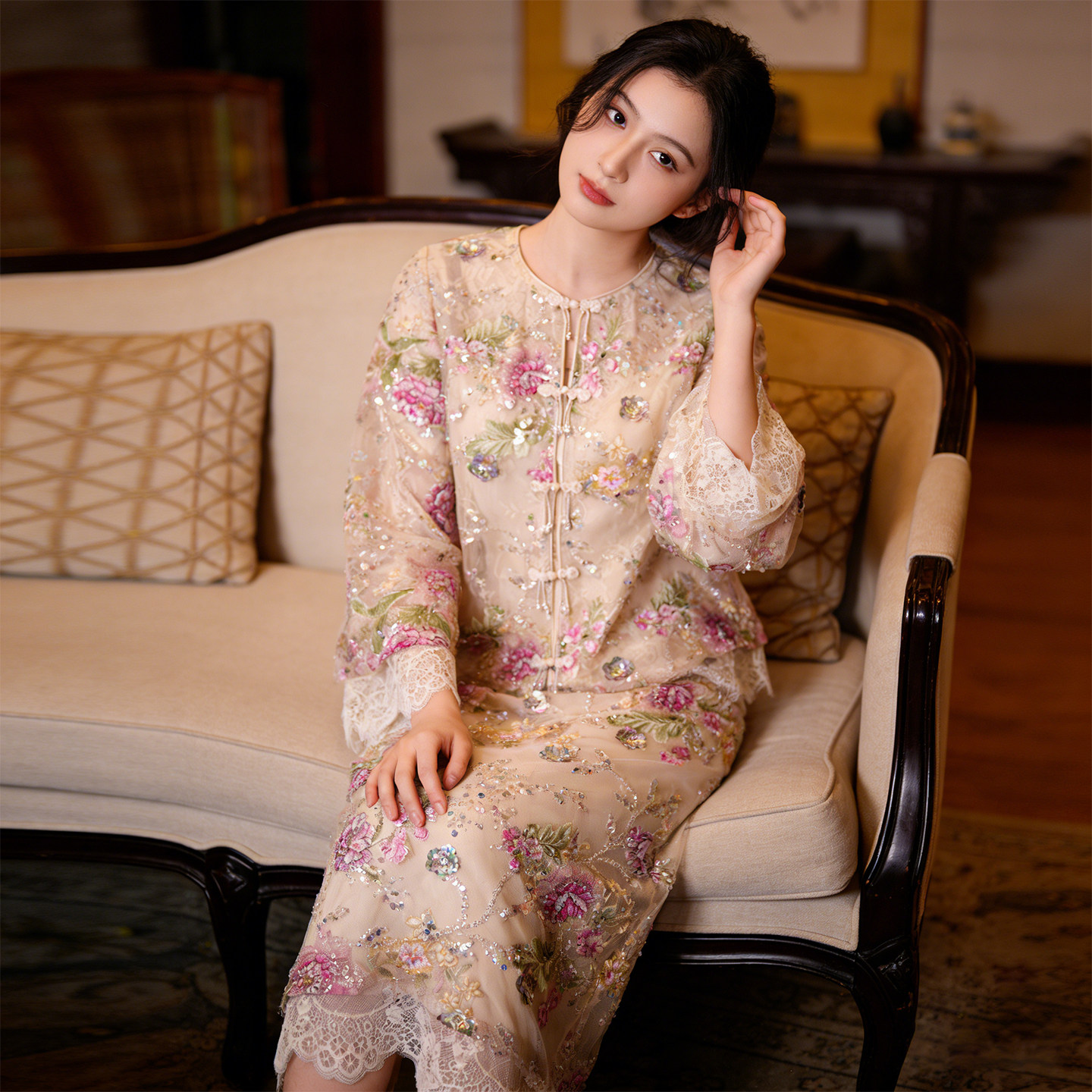 新中式中国风套装春季2026年新款亮片刺绣蕾丝上衣配半裙中长款