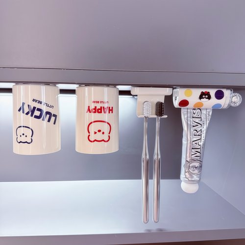 镜柜倒挂情侣磁吸漱口杯子男女孩牙刷置物架牙缸牙具壁挂架刷牙杯