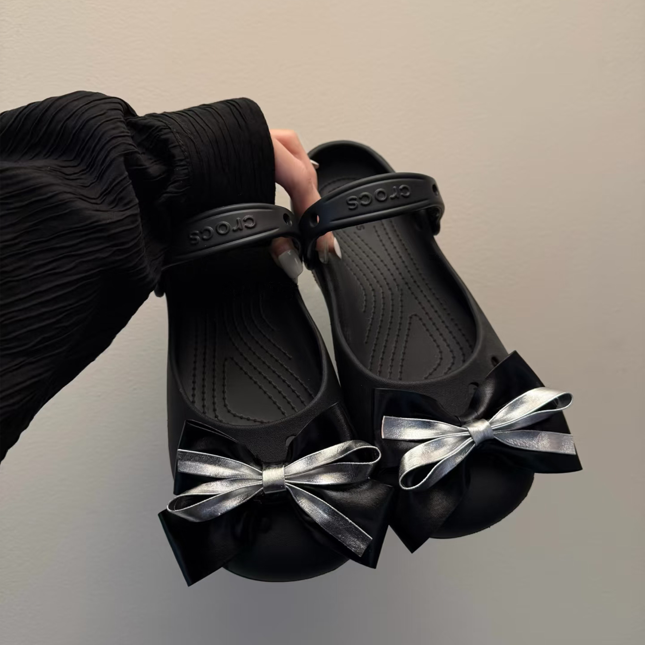 【叶小欧】芭蕾洞洞鞋2026蝴蝶结一脚蹬镂空海边沙滩凉鞋配裙子