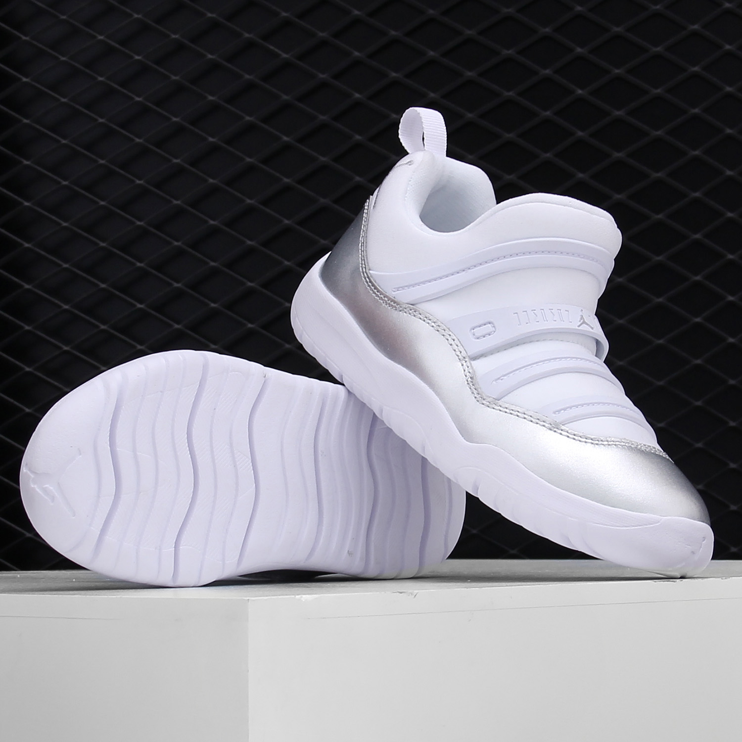 Nike/耐克正品 AIR JORDAN 11 粉蛇小童休闲舒适运动鞋BQ7103-106