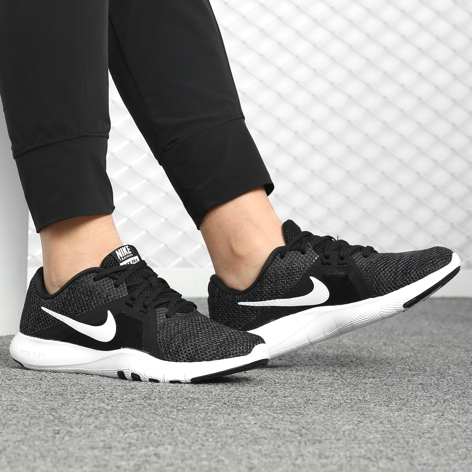 Nike/耐克正品 女训练鞋26夏透气休闲运动鞋 924339