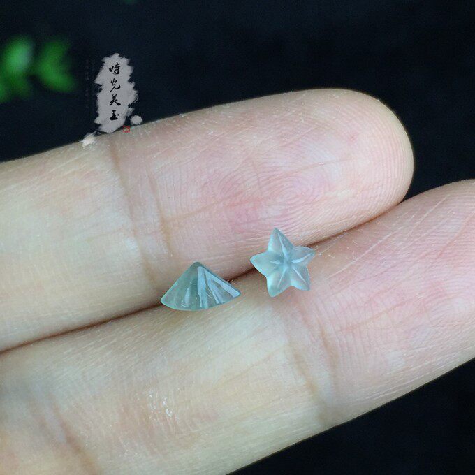 手雕全翡翠一体贝壳海星耳钉