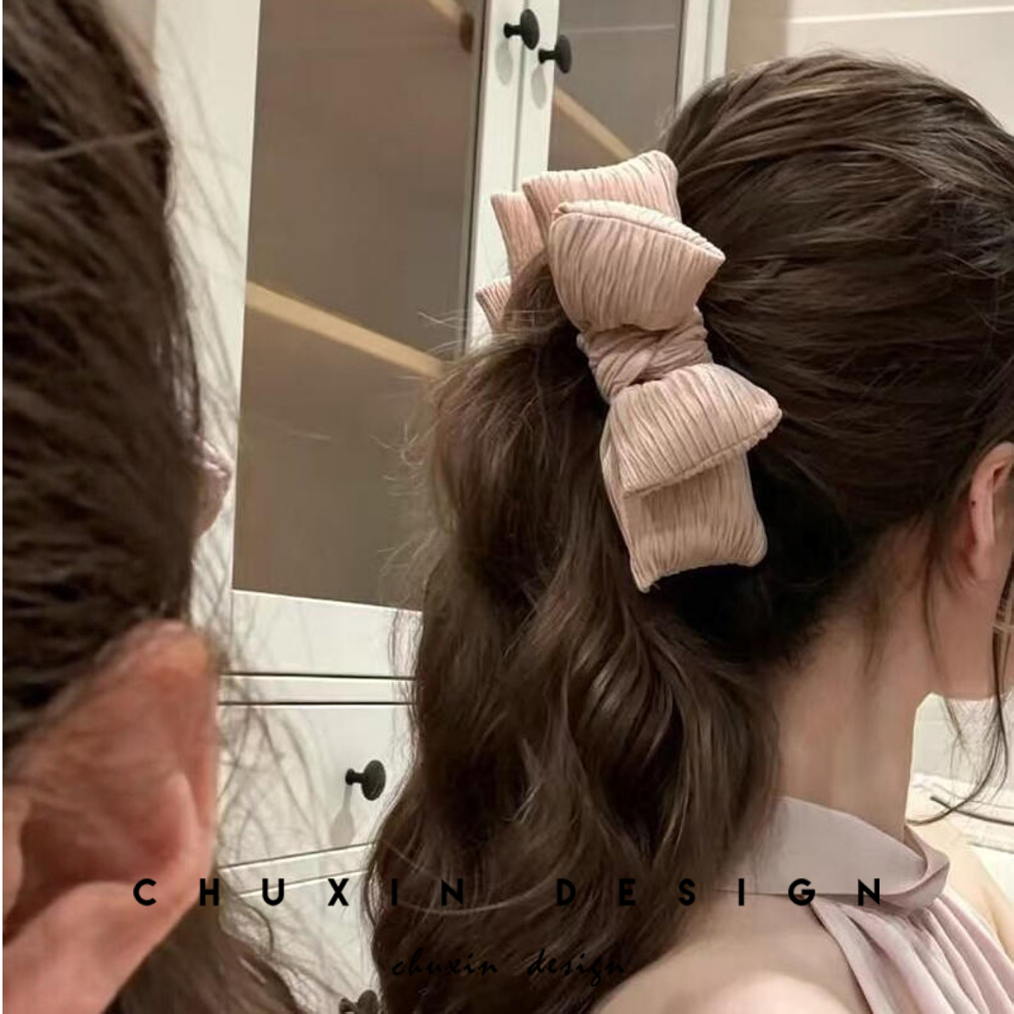 韩版元气立体蝴蝶结香蕉夹女2026新款秋后脑勺马尾扭扭夹竖夹发夹