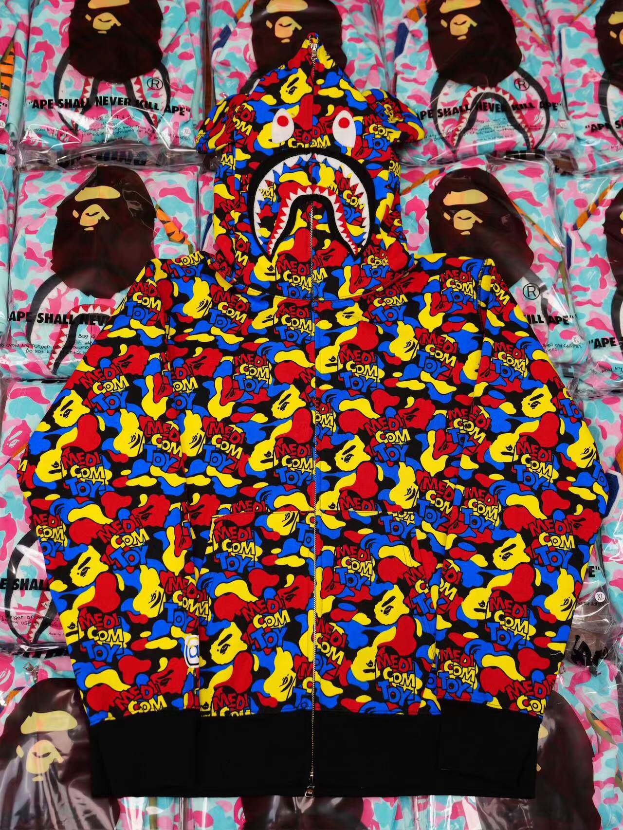 ape 暴力熊rbrick 鲨鱼拉链卫衣 男女情侣款 潮牌