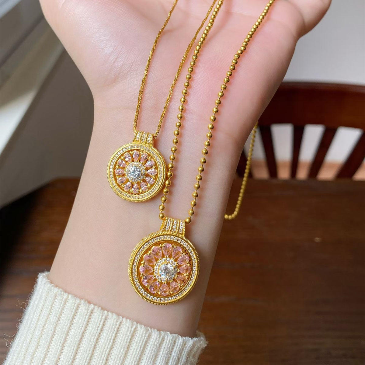 足金999粉钻玫瑰花窗罗盘黄金吊坠时尚轻奢百搭送女友礼物