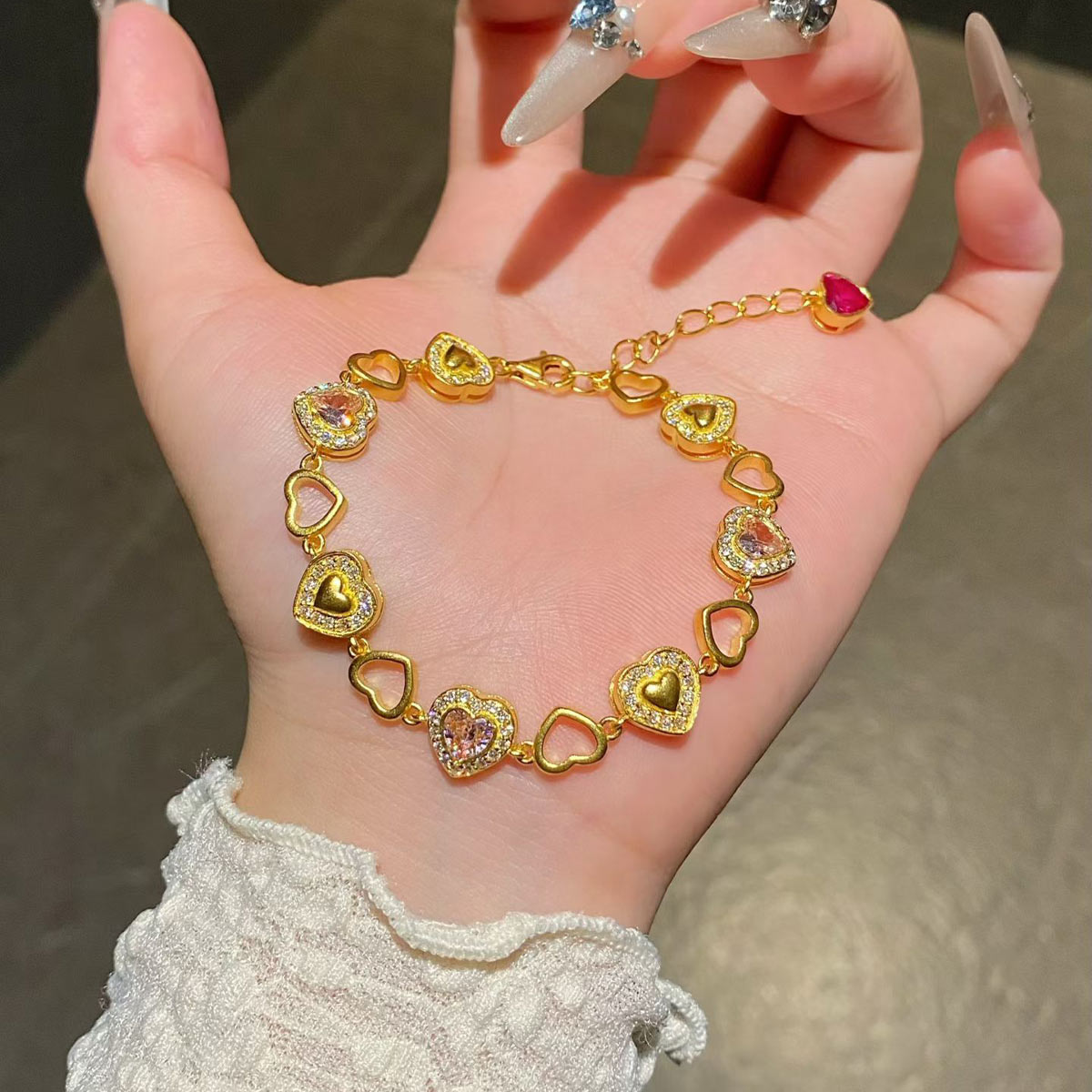 足金古法镶嵌爱心黄金手链