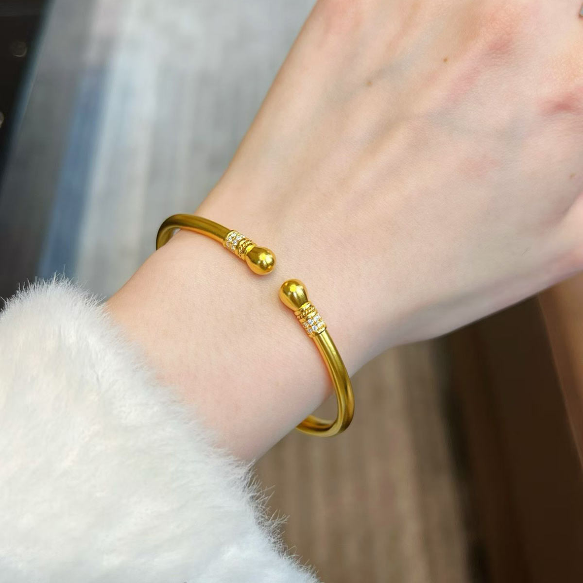 足金古法点钻开口黄金手镯新款