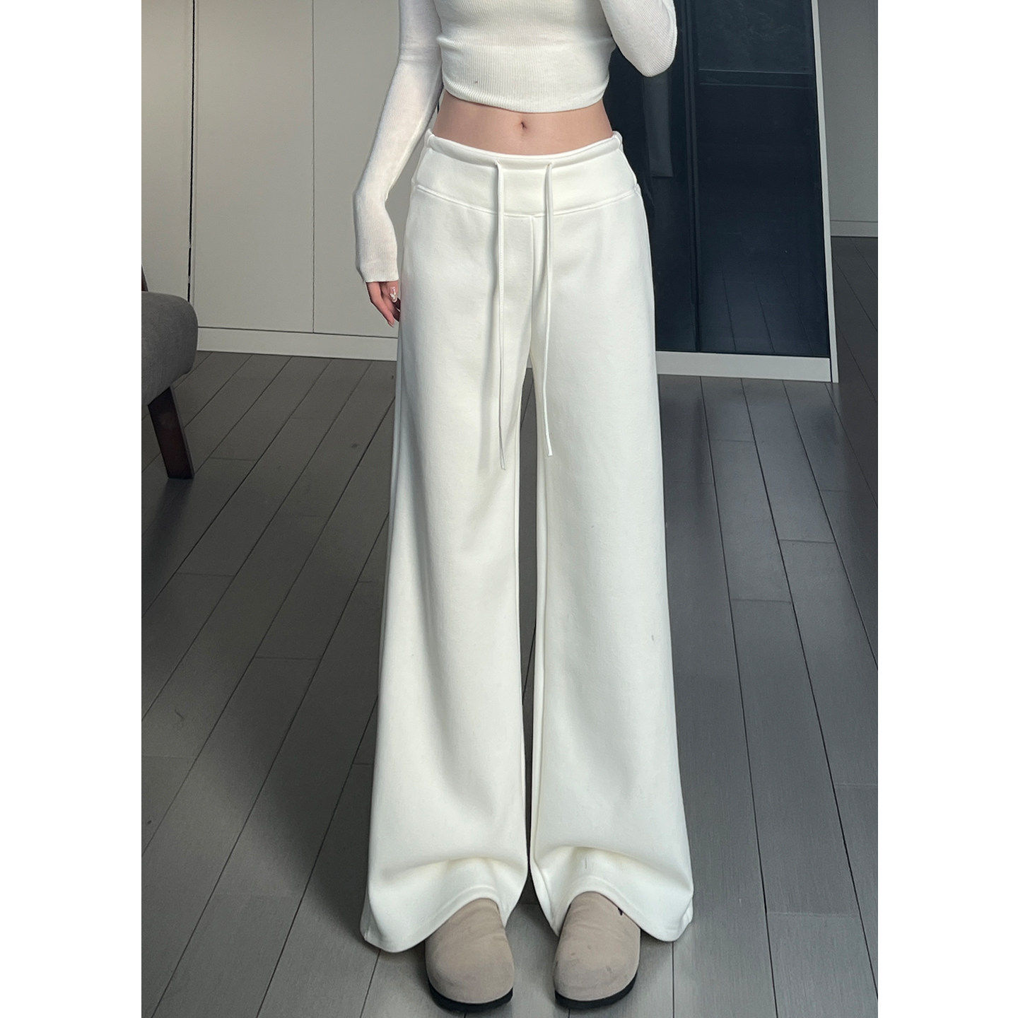 白色裤子女冬季加绒加厚糯米裤垂感窄版直筒仿羊毛阔腿裤运动卫裤