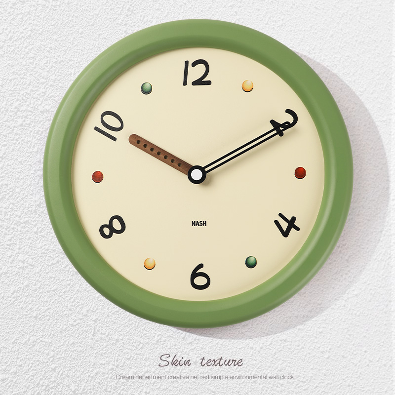 奶油风免打孔客厅静音挂钟