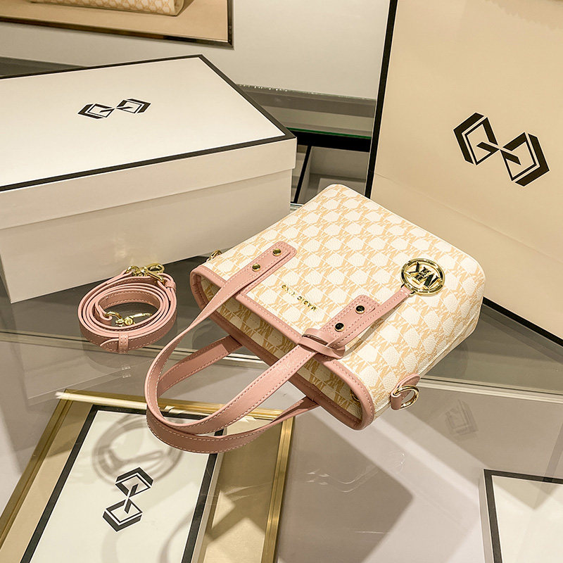 MK托特包包女2021新款时尚秋冬单肩斜挎包小众设计手提菜篮子女包