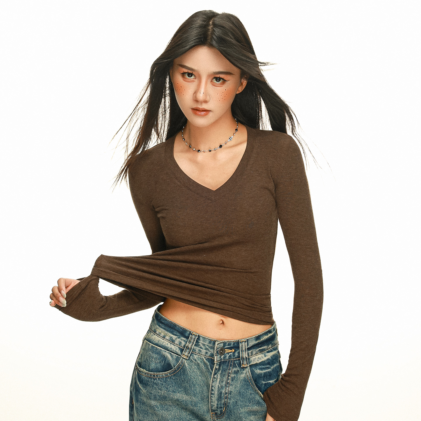 欧美风V领内搭打底衫女2025秋冬百搭气质流行爆款修身长袖羊毛T恤