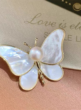Summer New Butterfly Brooches For Women Charm Pearl Gold