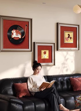 马年客厅新年装饰画高级感小马红色沙发背景墙挂画中古风唱片壁画