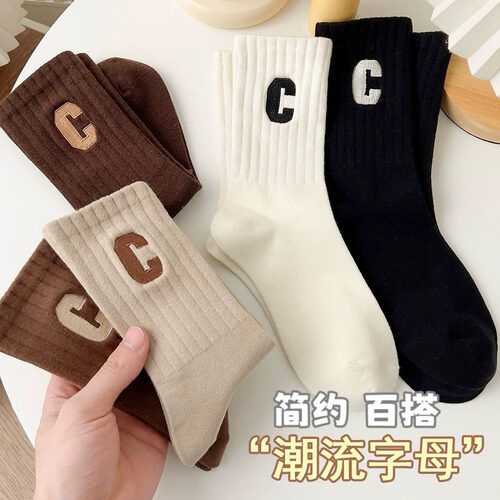 袜子女中筒袜秋冬款棉袜C字母长筒学院风潮ins外穿鲨鱼库个性运动