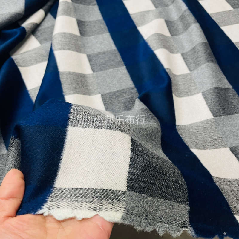 日本进口蓝灰白薄款单面羊绒毛呢布料横条顺毛大衣裙子设计师面料